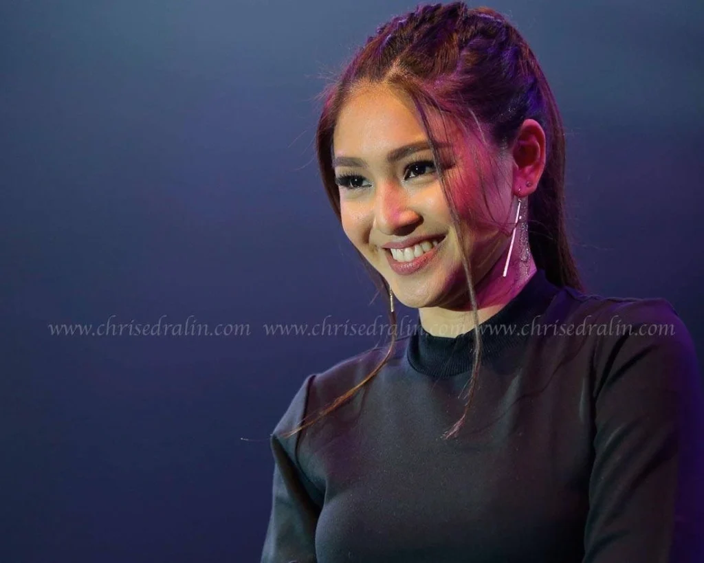 nadine-lustre-hot51live