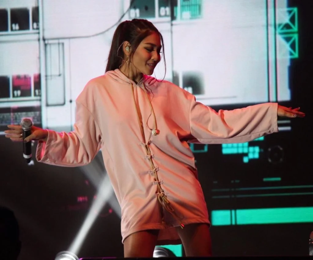 nadine-lustre-hot51live